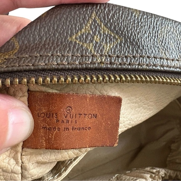 Louis Vuitton Monogram Leather Toiletry Trousse 28 Clutch Bag - Picture 7 of 8